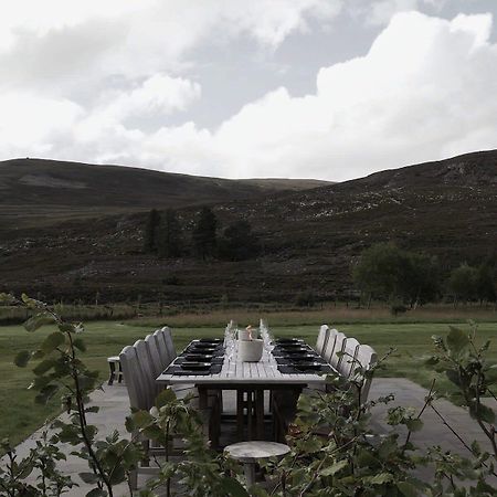 Huswell - Gairnshiel Lodge - Unique & Exclusive Lodge Next To The Castle Ballater Buitenkant foto